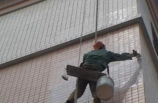 温宿卫生间漏水维修公司分享下温宿外墙防水的必要性。